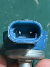 Cargar imagen en el visor de la galería, 135 150 175 HP Mercury Air injector Blue 883078A3 883078 8M6001743 two stroke DFI OPTIMAX