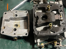 Load image into Gallery viewer, 150 hp Johnson Evinrude CARBURETOR SET 0389990 389991 389992 Two Stroke 1979 body# 324955, LINK PIN THROTTLE ARM 0387378, LIN