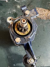 Charger l'image dans la galerie, 90 80 hp Tohatsu Nissan STARTER MOTOR 353760103 BRACKET UPPER 3B7051010 Two Stroke