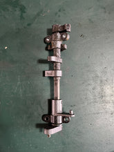 Cargar imagen en el visor de la galería, f 25 hp Yamaha upper shift rod lever assy 65W-44121-00-00 65W-44122-00-00 OEM Four Stroke