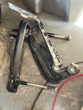 Load image into Gallery viewer, 30 25 40 50 60 hp Evinrude E-tec STERN BRACKET SET 0333624 0351896 0344104 two stroke 2017 AA AB AF