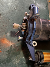 Charger l'image dans la galerie, 90 80 hp Tohatsu Nissan STARTER MOTOR 353760103 BRACKET UPPER 3B7051010 Two Stroke