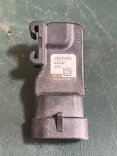 Load image into Gallery viewer, 30 - 300 hp Mercury 28004403 Map Sensor 854445 Mariner two stroke