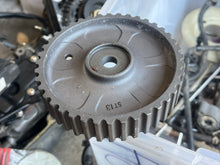 Charger l'image dans la galerie, BF 130 115 hp Honda TIMING BELT PULLEY 14210-ZW5-000 four stroke 1999-up