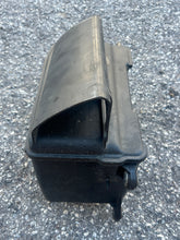 Charger l'image dans la galerie, BF 130 115 hp Honda MUFFLER CASE air box 17371-ZW5-000 four stroke 1999-up