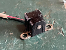 Charger l'image dans la galerie, DF 200 hp Suzuki IGNITION TIMING COIL 32160-88L00 four stroke 2005-2021 some compatibility 40 - 300 hp