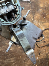 Load image into Gallery viewer, 40 50 hp Yamaha 20” MIDSECTION UPPER CASING 6H4-45111-10-4D SWIVEL 6H5-43311-04-4D STEERING BRACKET 6H4-42510-02-4D two strok