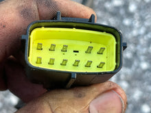Cargar imagen en el visor de la galería, 250 hp Mercury EFI ENGINE HARNESS 825763A5 IGNITION HARNESS 825433A11 two stroke 1995 some compatibility 225 300 hp - for 4-p