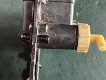 Cargar imagen en el visor de la galería, 90 115 hp Johnson Evinrude vst vro FUEL BRACKET 0340082 FUEL FILTER 0433190 NUT 0335112 two stroke v4 1995-2001