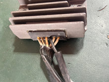 Charger l'image dans la galerie, BF 50 40 hp Honda 31750-ZW4-013 VOLTAGE RECTIFIER REGULATOR 2005-2007+