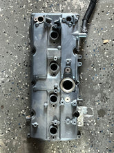 Cargar imagen en el visor de la galería, DF 150 hp Suzuki CYLINDER HEAD COVER 11170-96J00 four stroke 2020 compat 2008-2020 some compatibility 175 200 hp