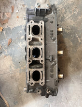 Load image into Gallery viewer, BF 225 200 hp Honda port CYLINDER HEAD 12210-ZY3-010ZA 2002-up BF 250 2007-up