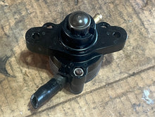 Cargar imagen en el visor de la galería, vf 90 75 hp Yamaha 6FP-24410-00-00 FUEL PUMP 2016-2022 four stroke