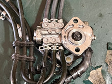 Charger l'image dans la galerie, 250 hp Yamaha OIL INJECTION PUMP 60V-13200-03-00 two stroke HPDI 3.3 Liter 2007-2009 some compatibility 200 225 hp