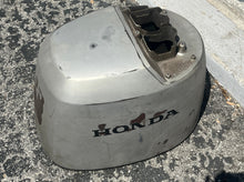Charger l'image dans la galerie, BF 90 HP Honda Cowling 63100-zw1-030za, compatible 75 hp engine cover lid top AIR BAFFLE REMOVED