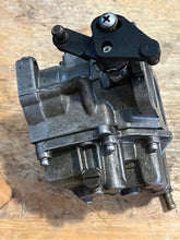 Load image into Gallery viewer, 200 hp Mercury CARBURETOR SET WMV 5-2 3326-828272A14 828272A50 two stroke 1996-1998 compatible 175 150 hp