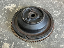 Charger l'image dans la galerie, 40 48 50 55 hp Johnson Evinrude flywheel 513837 584251, two stroke two cylinder outboards