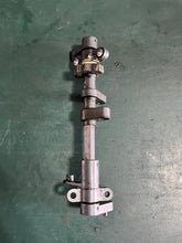 Cargar imagen en el visor de la galería, f 25 hp Yamaha upper shift rod lever assy 65W-44121-00-00 65W-44122-00-00 OEM Four Stroke