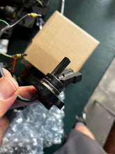Charger l'image dans la galerie, sold ebay apr2026——DT 150 200 225 Suzuki WATER COOLING SENSOR 34870-94630 two stroke 1985-2001 55-200 supersedes to 34870-946