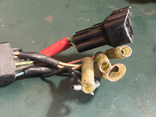 Load image into Gallery viewer, DT 65 55 115 140 hp Suzuki LOW OIL WARNING 37875-94611 two stroke 1986-1997