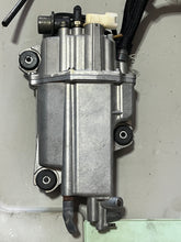 Load image into Gallery viewer, f 90 75 hp Yamaha vst FUEL CHAMBER 6D8-14180-20-00 PUMP four stroke 2005-2011