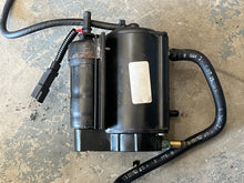 Cargar imagen en el visor de la galería, parted out due to broken screw——175 150 135 115 hp Ficht Evinrude vst VAPOR SEPARATOR FUEL PUMP 5004428 two stroke 2001-2005