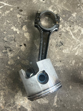 Cargar imagen en el visor de la galería, 225 250 200 hp Mercury DFI 3.0 ROD 822373A09 standard PISTON port 2720-881054T3 2720-881054T10 Two Stroke Optimax