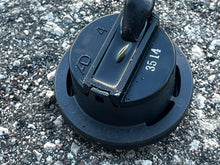 Cargar imagen en el visor de la galería, 40 - 90 hp Yamaha TRIM TILT SWITCH 63D-82563-10-00 Two Stroke