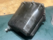 Charger l'image dans la galerie, BF 50 40 hp Honda 11311-ZV5-030ZA oil pan 1997-2007 four stroke outboards