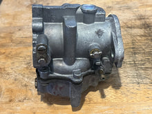 Cargar imagen en el visor de la galería, 70 hp Johnson Evinrude 313355 d2 d1 CARBURETOR w linkages, choke solenoid & plunger TWO STROKE oem 0393546 0393547 CARBURETOR with linkages two stroke 1978-88