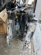 Cargar imagen en el visor de la galería, 150 hp 175, 200 Yamaha 25 inch midsection Two Stroke