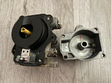 Cargar imagen en el visor de la galería, sold july2026—-70 hp Johnson Evinrude 313355 d2 d1 CARBURETOR w linkages, choke solenoid & plunger TWO STROKE oem 0393546 039