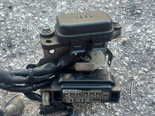 Cargar imagen en el visor de la galería, BF 225 200 175 hp Honda 150 amp MAIN FUSE box CABLE ASSY 32415-ZY3-A00 STARTER CABLE RELAY 06380-ZY3-000 four stroke