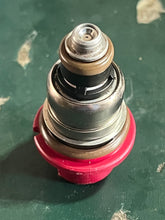 Charger l'image dans la galerie, 75 - 225 hp Mercury OPTIMAX red FUEL INJECTOR 804528 8M0222157 two stroke TESTED