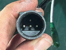 Load image into Gallery viewer, ❌90 115 hp Johnson 0584762 ENGINE CABLE ASSY 0586228 RELAY & CABLE ASSY nla 0334191 relay BRACKET ois 1998-2001 TWO STROKE