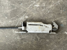 Cargar imagen en el visor de la galería, 350 hp Mercury Verado SIDE LATCH ASSY 888974A02 CABLE 8M0080491 FOUR STROKE 200-400 hp compatible