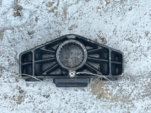 Cargar imagen en el visor de la galería, DF 70 - 140 Suzuki Swivel Bracket Four Stroke 20” Large, 54211-90J01-0EP LOWER MOUNT BRACKET 54221-90J02-0EP 43111-92101
4311