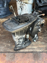 Cargar imagen en el visor de la galería, 25 hp Mercury midsection DRIVESHAFT HOUSING 3532-825218T7 ADAPTOR PLATE 825228A17 SWIVEL 3427-830104T1 Replaced by 3410-82740