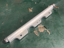 Charger l'image dans la galerie, DF 115 140 hp Suzuki FUEL DELIVERY PIPE 15751-90J03 four stroke 2001-2012 FUEL FILTER UNION 09363-08004 09360-12008 some comp