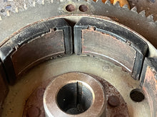 Charger l'image dans la galerie, DT 25 30 hp Suzuki FLYWHEEL 32102-95D00 F3T443 two stroke 1988-2000