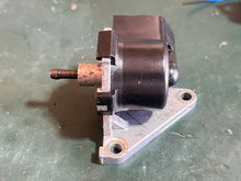 Load image into Gallery viewer, f 90 hp Yamaha CHECK VALVE BODY 67F-14860-00-00 fuel primer 2003-04 Four Stroke some 80 100 hp