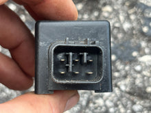 Cargar imagen en el visor de la galería, F 115 hp Yamaha FUEL RELAY 6-pin sensor 68V-81950-00-00 Four Stroke compatible 50 - 250 hp some 300-425 hp