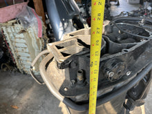 Charger l'image dans la galerie, Mercury EFI CARB DFI two stroke 20 inch 3.0 liter 200 225 250 hp 818452A1 midsection w good steering arm 67706A55, 8137711 mo