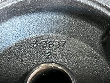 Charger l'image dans la galerie, 40 48 50 55 hp Johnson Evinrude flywheel 513837 584251, two stroke two cylinder outboards