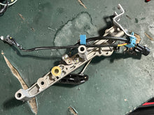 Charger l'image dans la galerie, DF 150 hp Suzuki THROTTLE LEVER HOLDER 19115-96J00, ROD 13510-96J00, SHIFT POSITION SENSOR 13580-93J02, TILT LIMIT 37722-93J1
