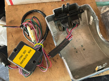 Load image into Gallery viewer, Mercury Top Mount Binnacle Remote Control Cover 877702T2 877702 with Trim Switches & HARNESS 824783T20 two stroke