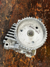 Load image into Gallery viewer, 150 200 hp Yamaha CAMSHAFT ASSY air compressor 68F-12170-00-00 68F-12170-10-00 two stroke HPDI 2000-2003 also 175 hp 2001-200