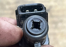 Cargar imagen en el visor de la galería, BF 150 - 250 hp Honda 16450-ZY6-003 THROTTLE BODY FUEL INJECTOR pre1997-2007+