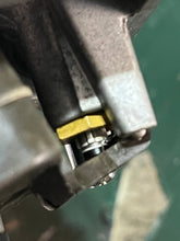Charger l'image dans la galerie, Yamaha CARBURETOR 68C-10 with PRIMER STARTER BODY four stroke