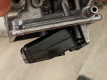 Charger l'image dans la galerie, 90 75 hp Yamaha CARBURETOR 1 top 6H1-14301-07-00 TWO STROKE 1992-2003